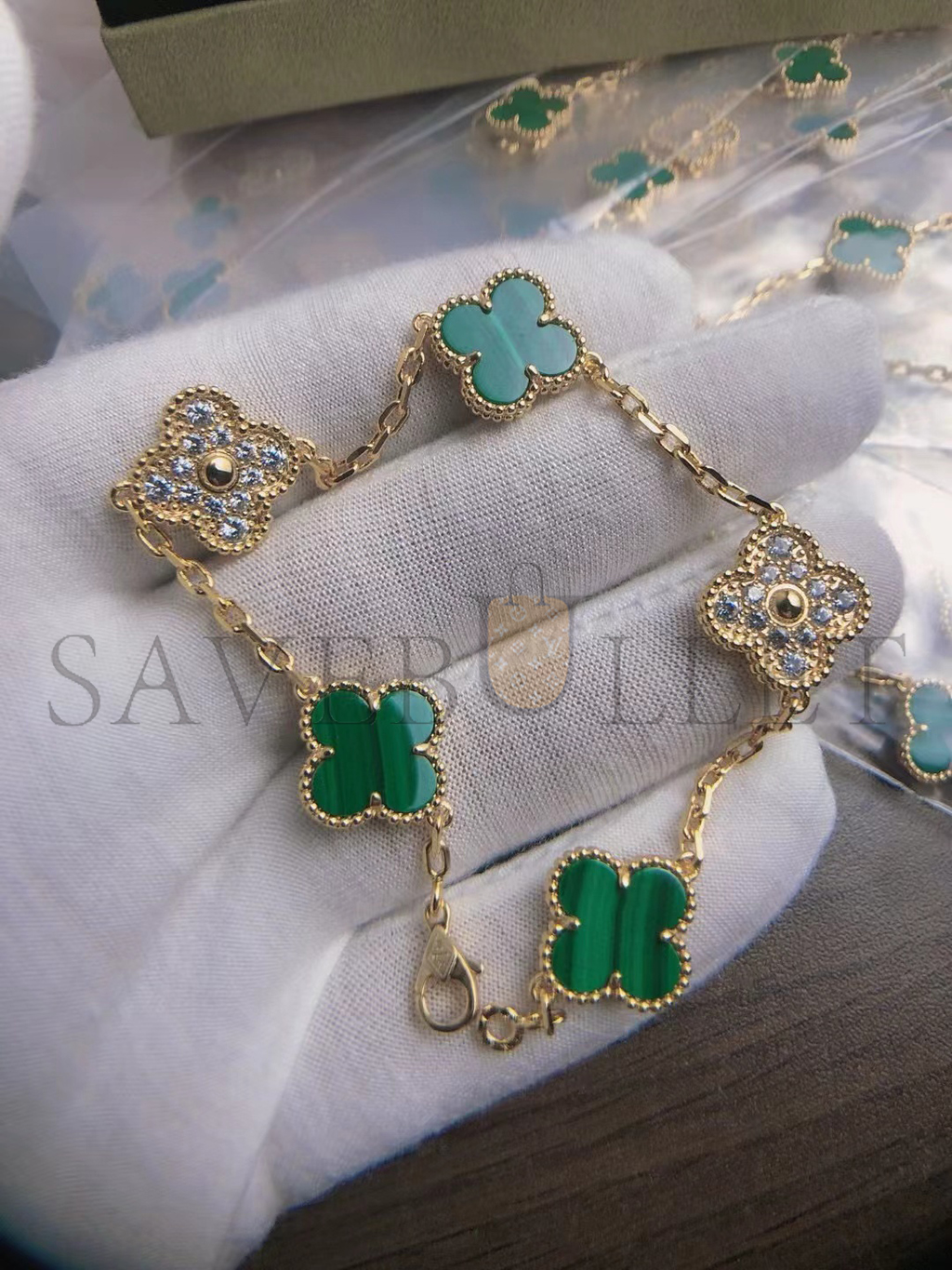 V*N CL*F arpels vintage alhambra bracelet, 5 motifs - yellow gold, diamond, malachite vcaro7gq00