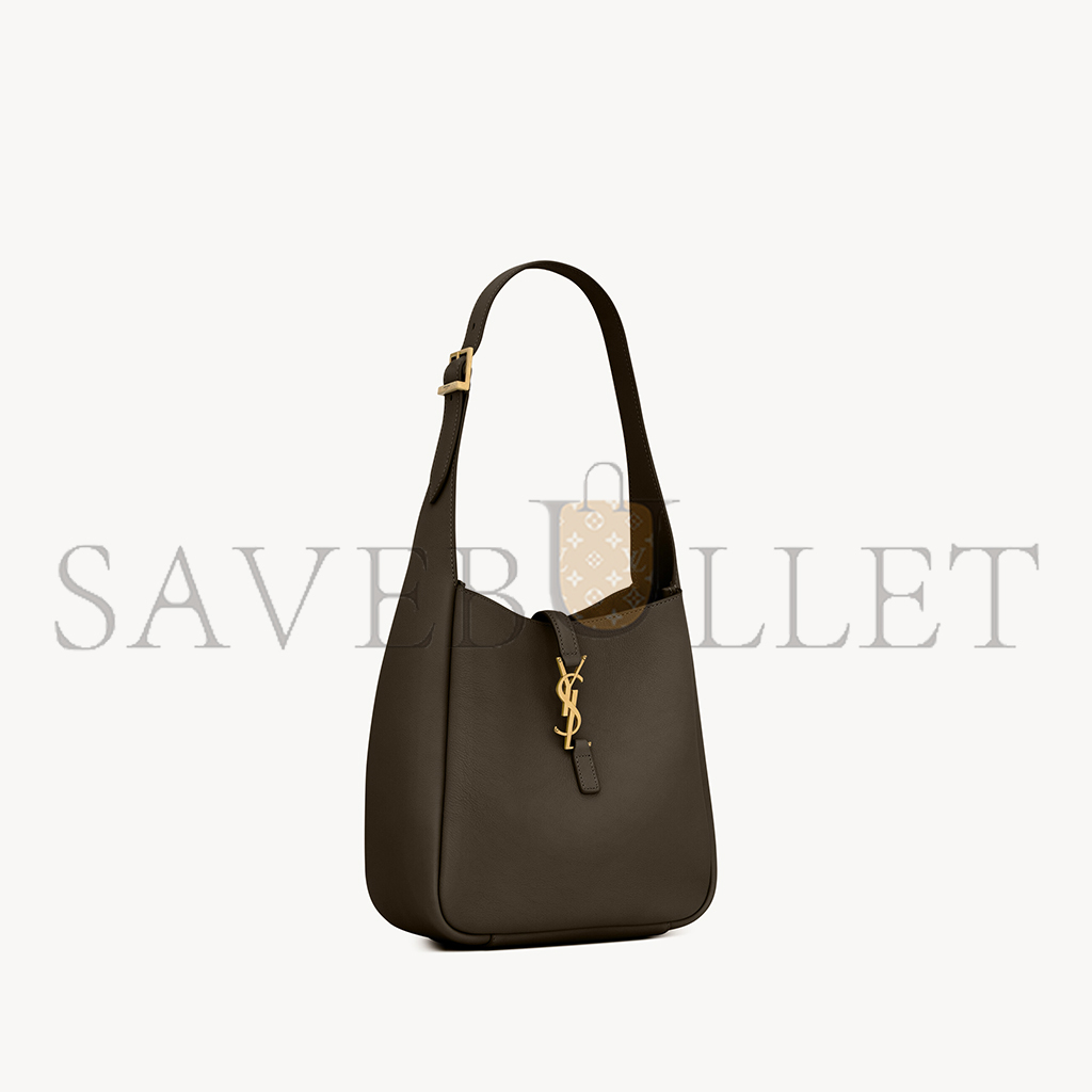 y*l le 5 À 7 S*pple small in grained leather 713938aaauq3212 (23*22*8cm)