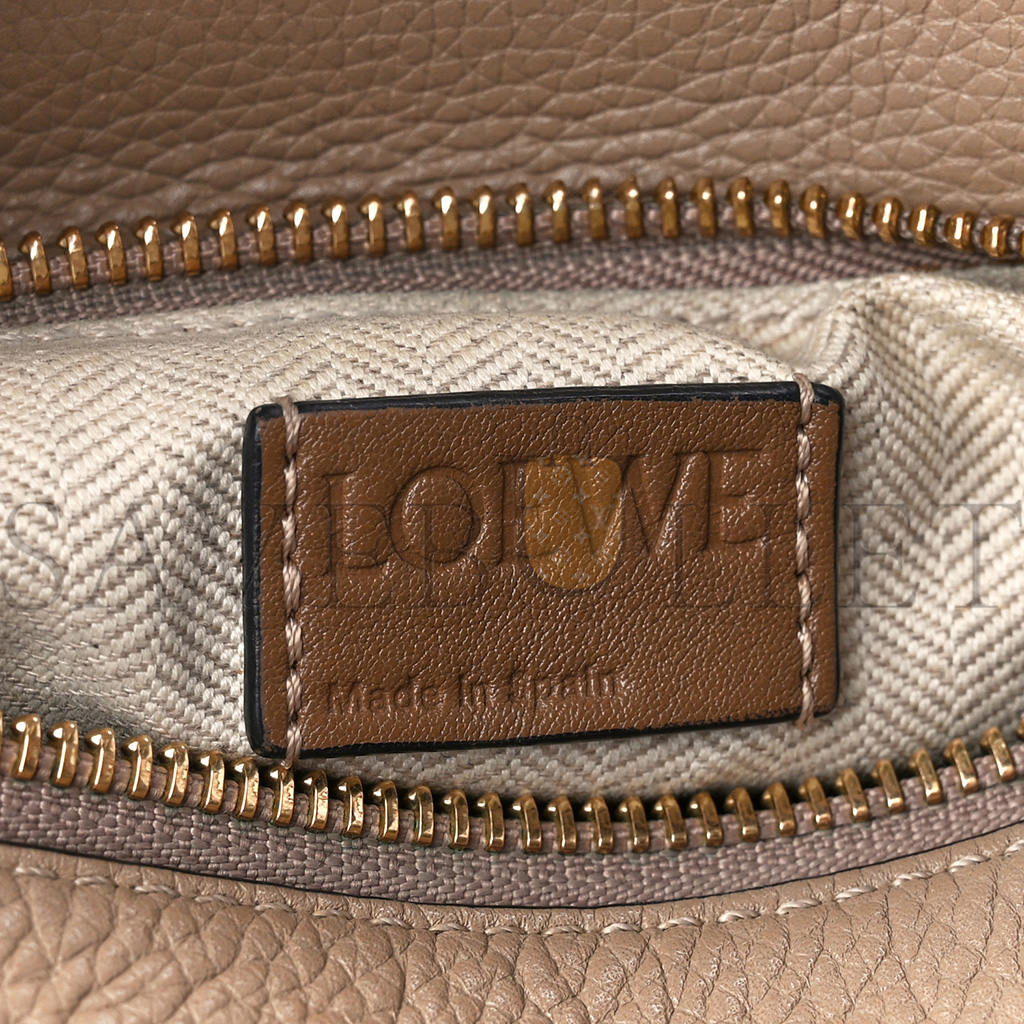 l*ew* grained calfskin small puzzle bag sand mink (24*16.5*10.5cm)